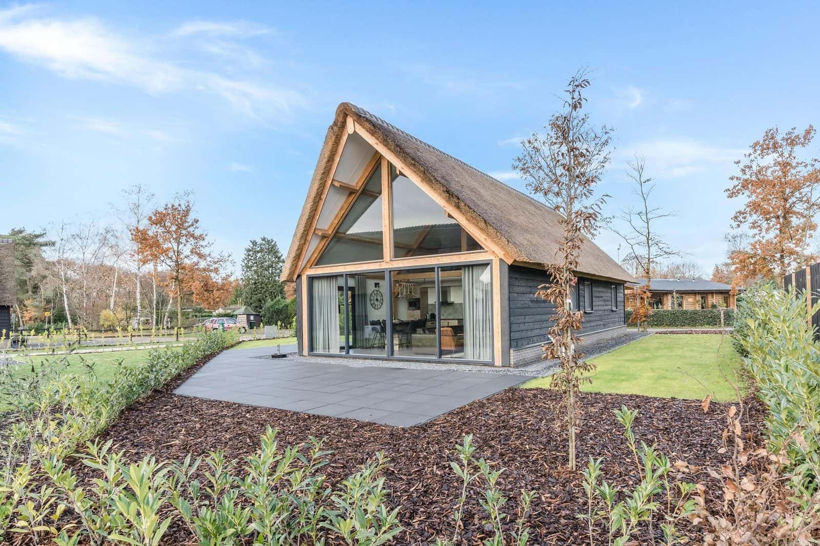 Farm Lodge 677
